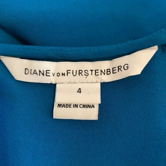 Diane Von Furstenberg. Stunning Blue Sleeveless Blouse Size 4 - Picture 7 of 9